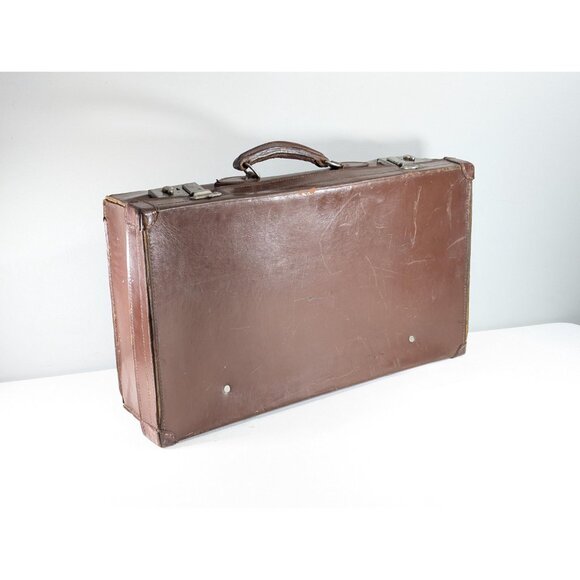 Vintage 1940s English leather suitcase with key, Genuine WWII leather - Picture 4 of 10